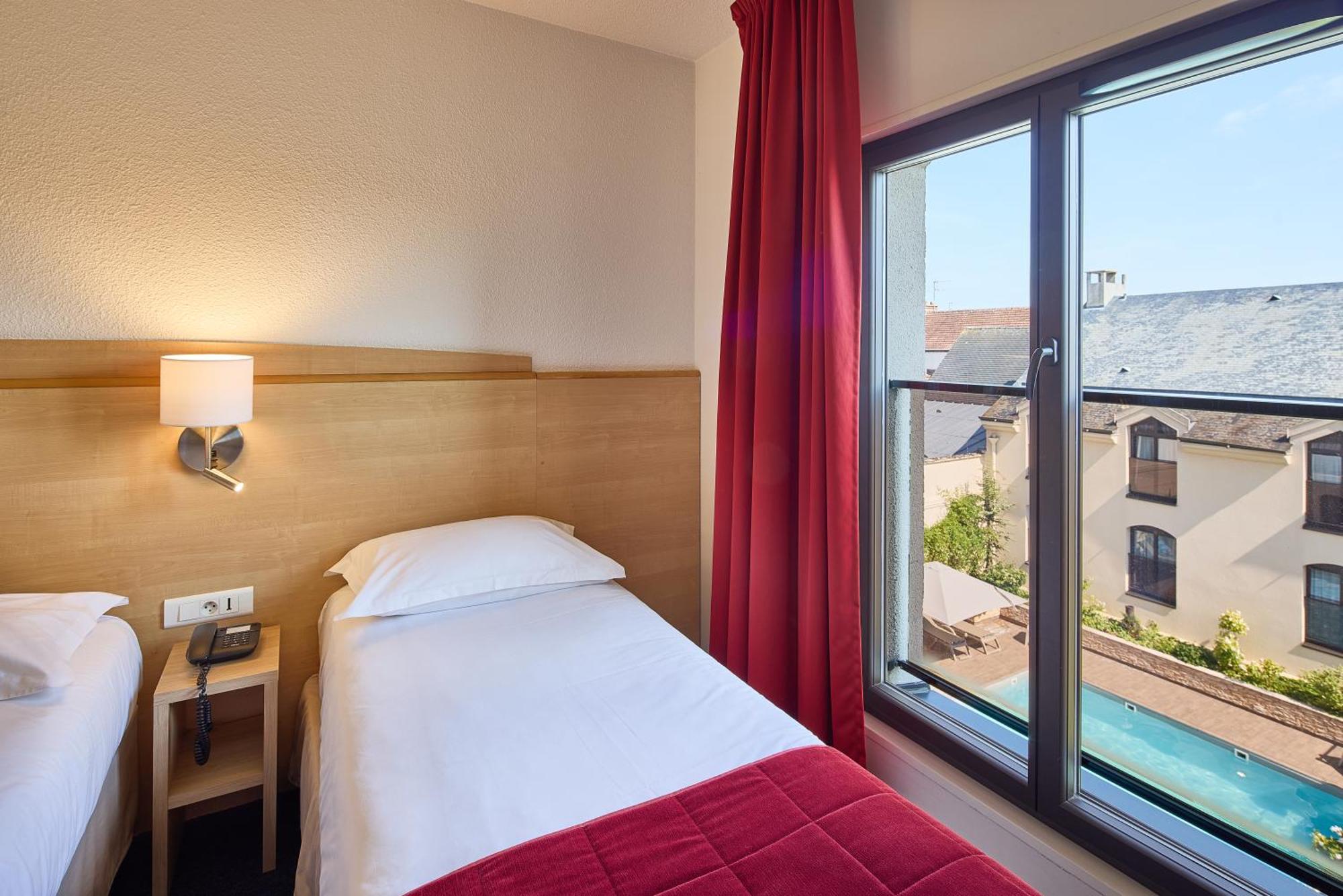Hotel Saint Laurent Nogent-sur-Seine Exterior photo